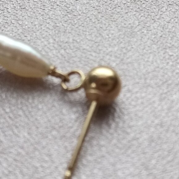 Gorgeous Jade fish 14k post earrings - Picture 4 of 7